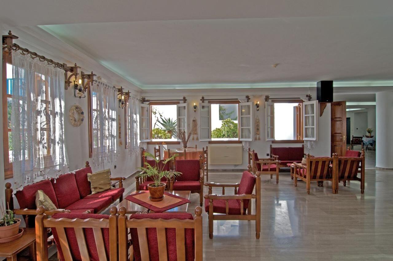 Alex Hotel Tourlos Eksteriør bilde